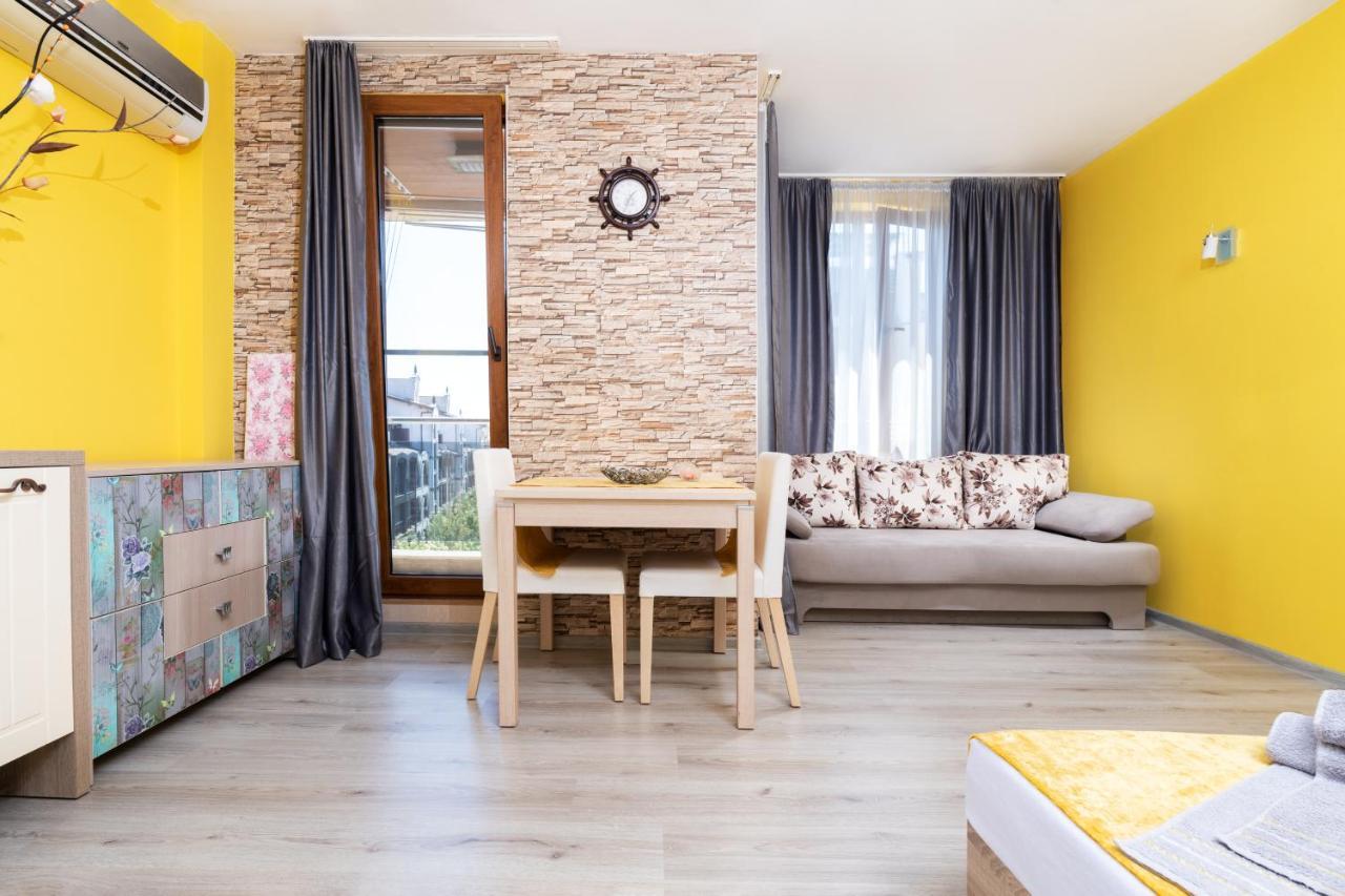 Modern Studios - Meters Away From The Beach Pomorie Exterior photo