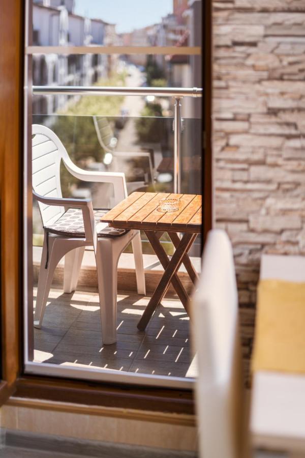 Modern Studios - Meters Away From The Beach Pomorie Exterior photo